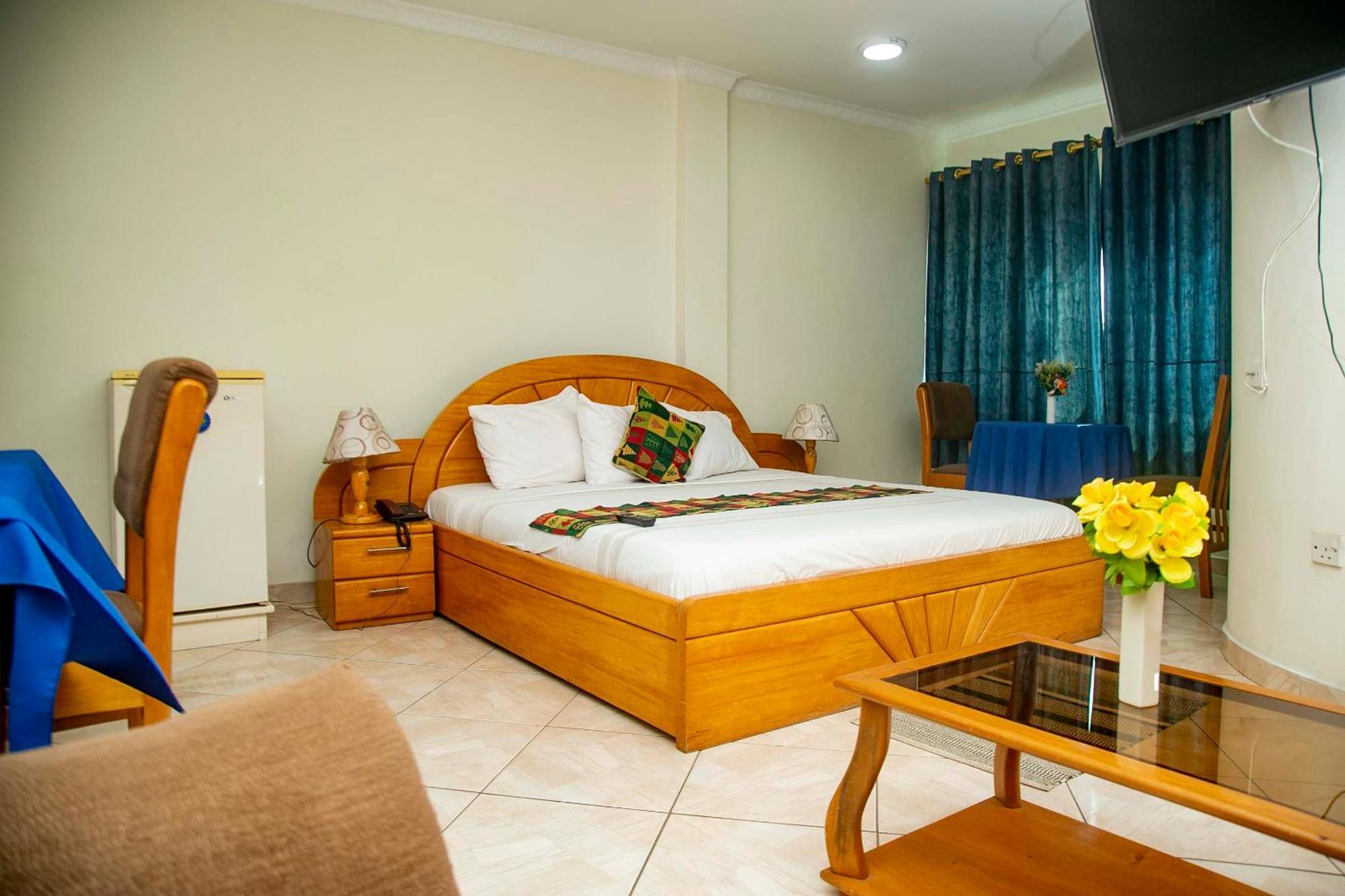 Brookvale Hotel Weija Buitenkant foto