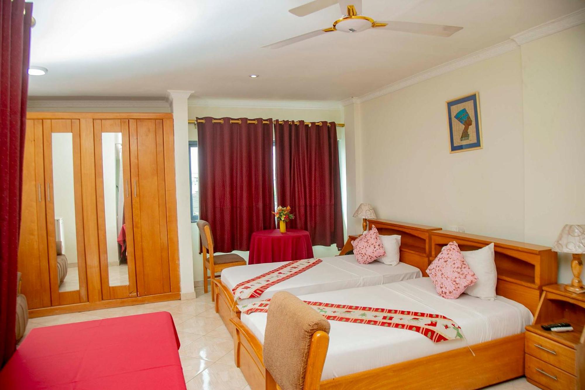 Brookvale Hotel Weija Buitenkant foto