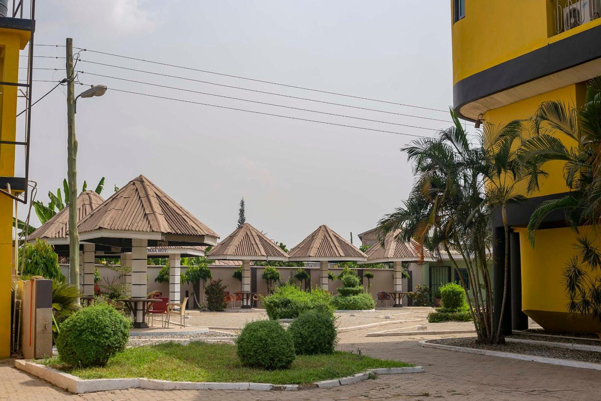 Brookvale Hotel Weija Buitenkant foto