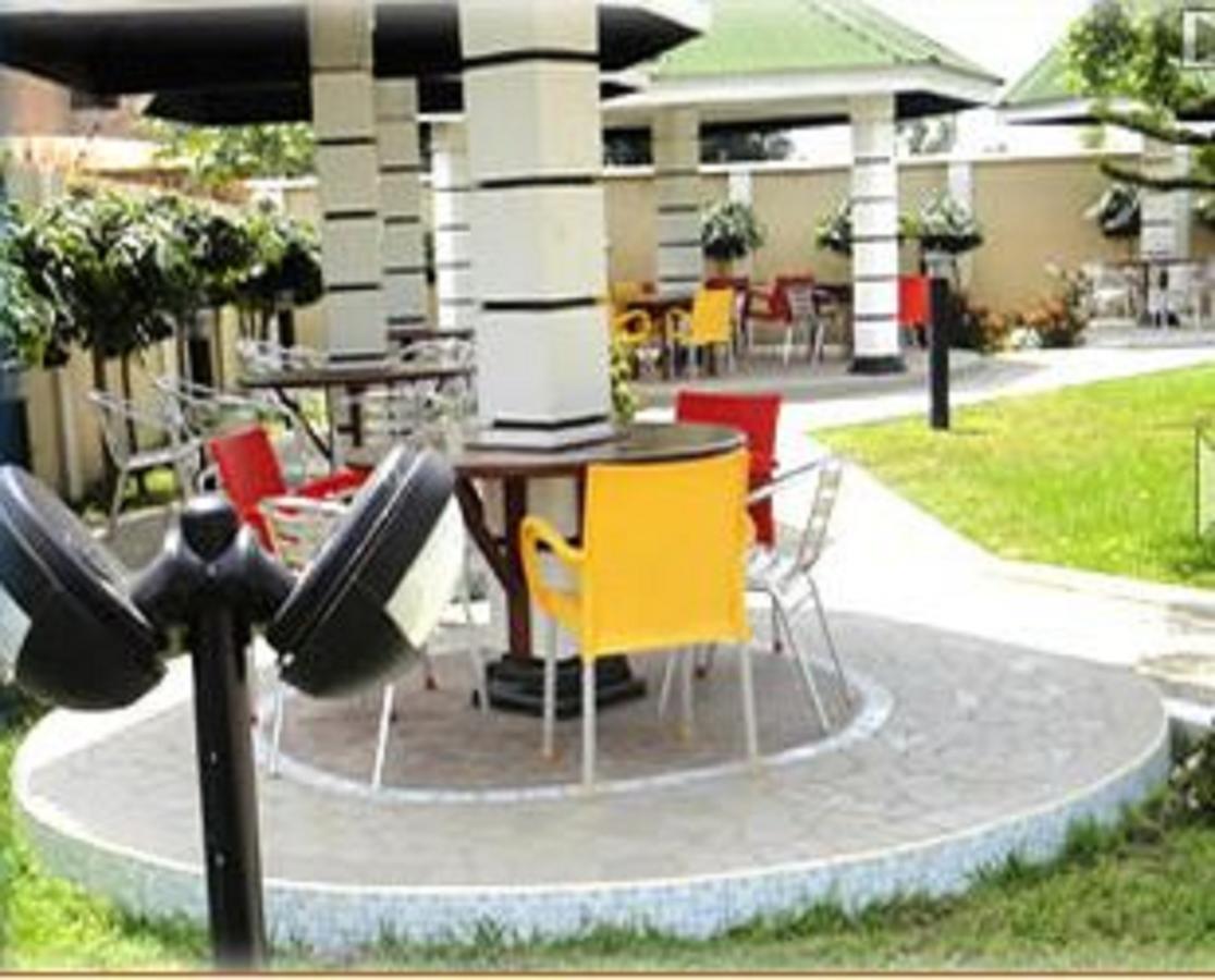 Brookvale Hotel Weija Buitenkant foto