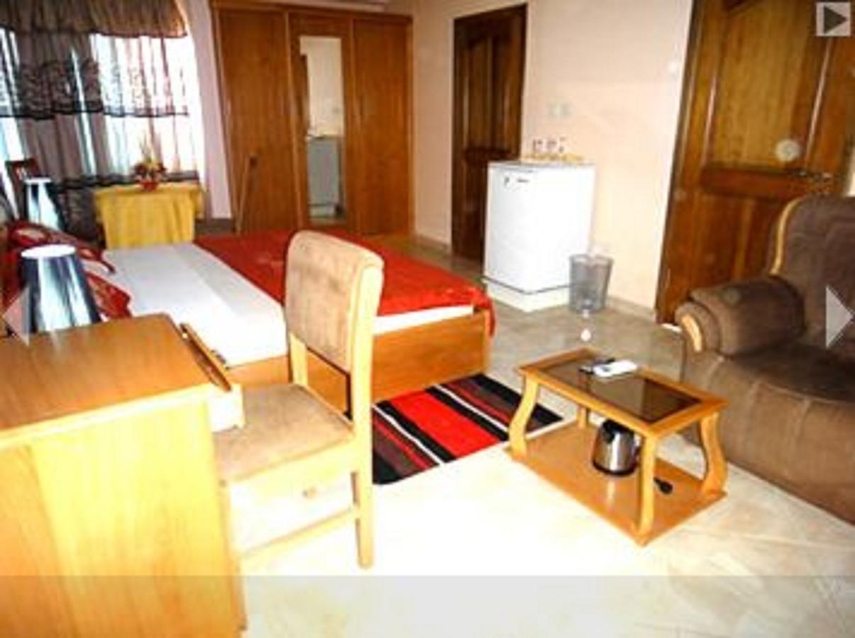Brookvale Hotel Weija Buitenkant foto