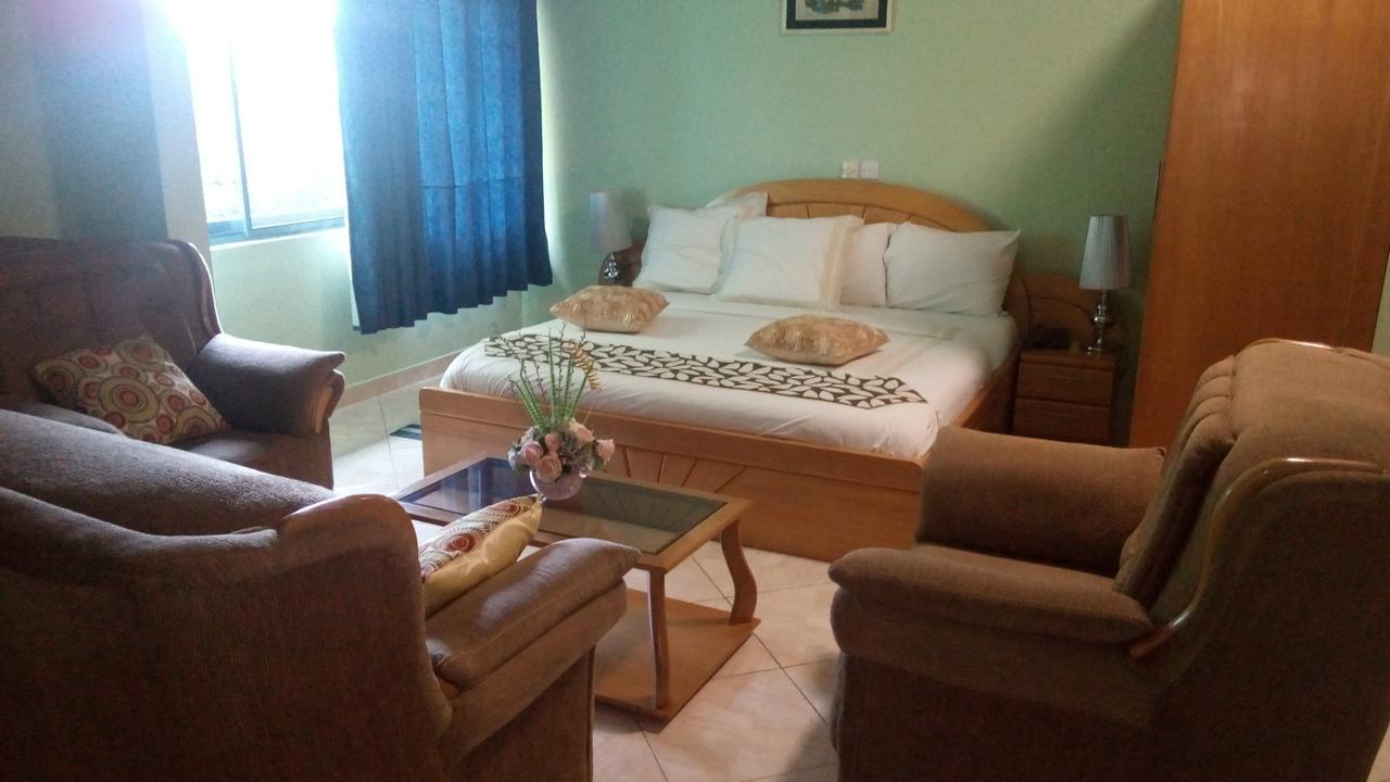Brookvale Hotel Weija Buitenkant foto